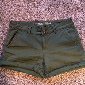American Eagle Super Stretch Midi Shorts Size 8